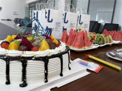 寿星同贺,共度生辰 —深蓝机器7月份员工生日会如期举行